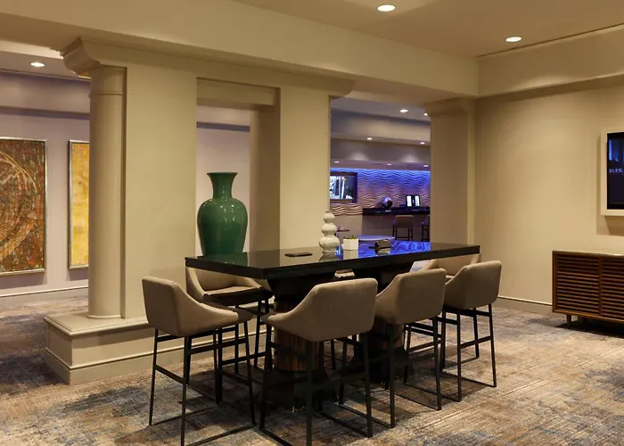 Renaissance Los Angeles Airport Hotel